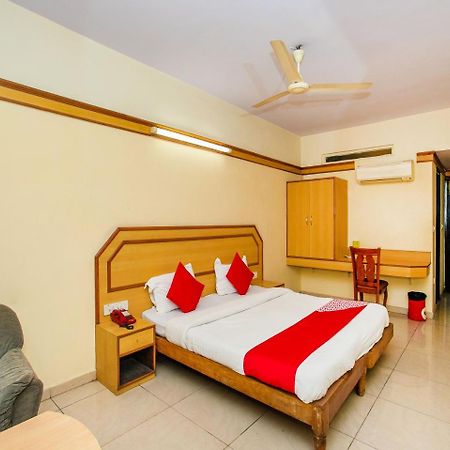 Oyo 649 Hotel Ajantha Trinity Inn Bangalore Bagian luar foto