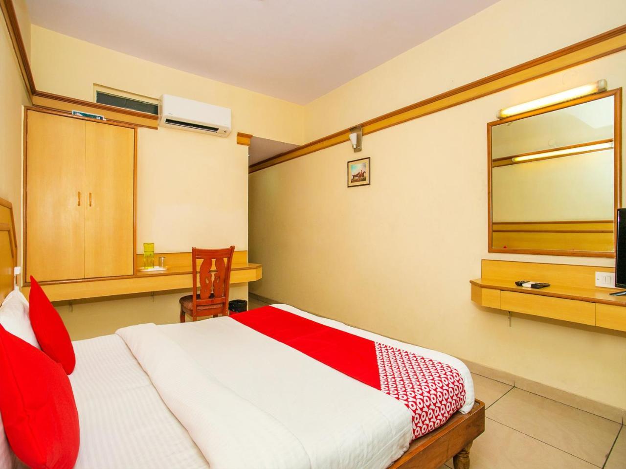 Oyo 649 Hotel Ajantha Trinity Inn Bangalore Bagian luar foto