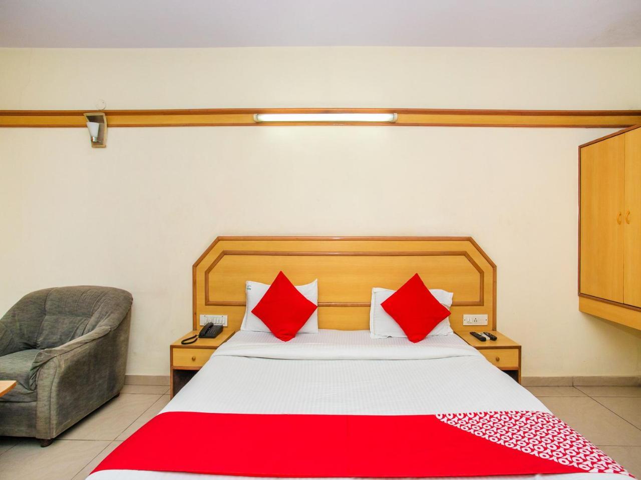 Oyo 649 Hotel Ajantha Trinity Inn Bangalore Bagian luar foto