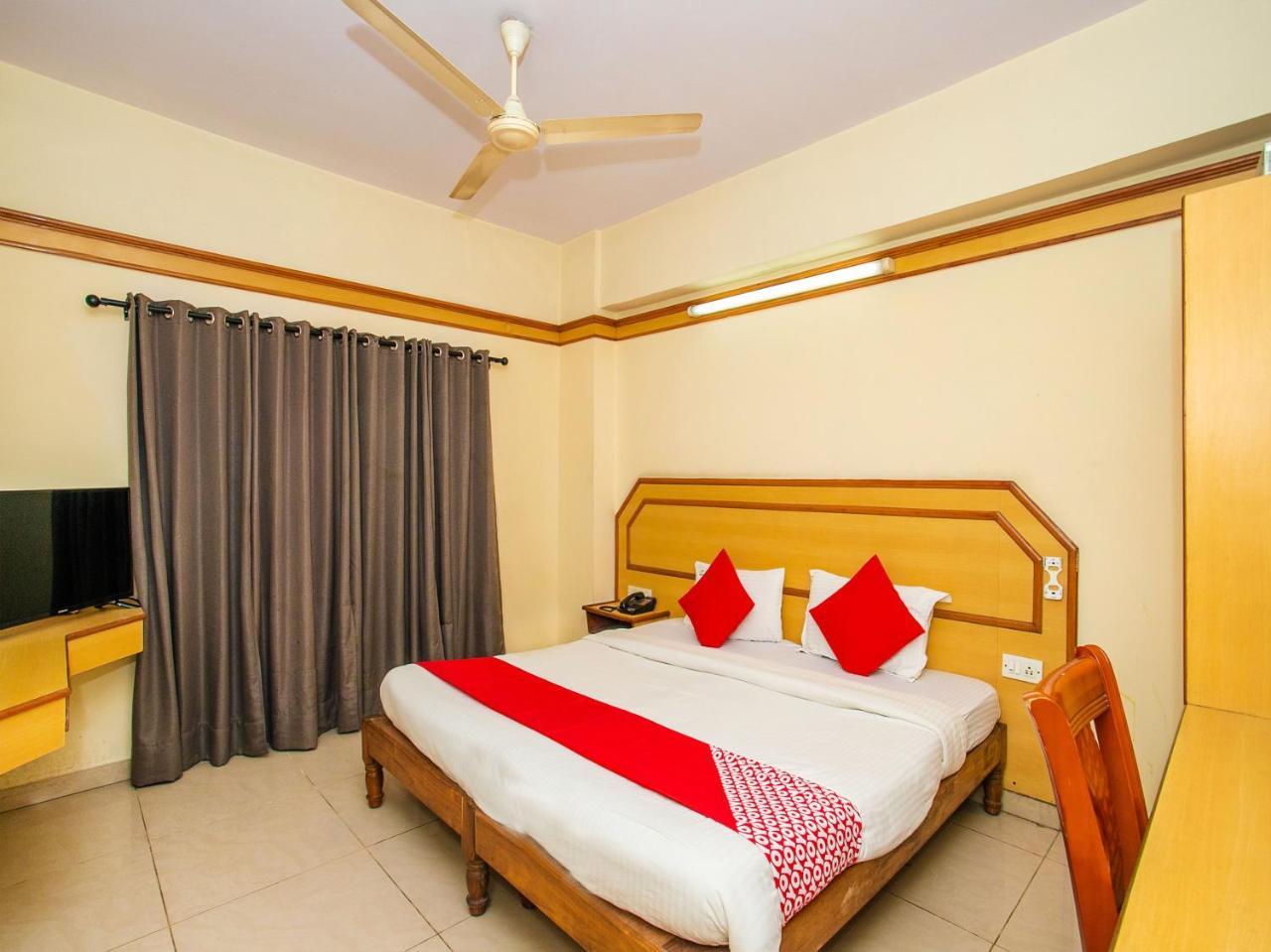 Oyo 649 Hotel Ajantha Trinity Inn Bangalore Bagian luar foto