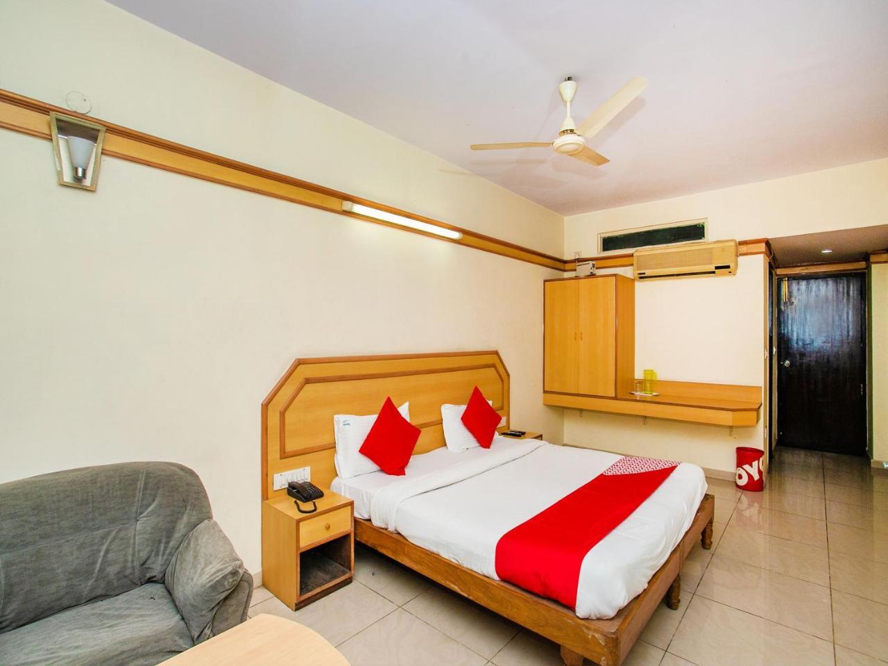 Oyo 649 Hotel Ajantha Trinity Inn Bangalore Bagian luar foto