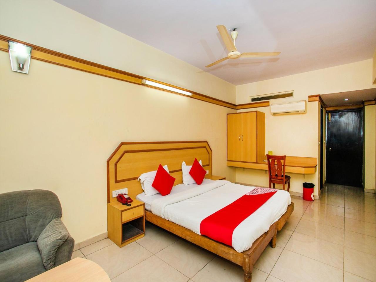 Oyo 649 Hotel Ajantha Trinity Inn Bangalore Bagian luar foto